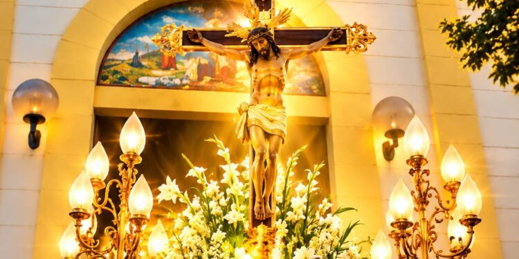 Tavernes de la Valldigna se rinde ante el Santísimo Cristo de la Sangre