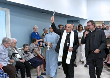 El Arzobispo bendice las nuevas instalaciones de la residencia La Beneficencia de Ontinyent 3 El Arzobispo bendice las nuevas instalaciones de la residencia La Beneficencia de Ontinyent