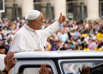 El Papa recupera las Audiencias Generales tras su operación y lanza un contundente alegato: «El compromiso con la familia es más urgente que nunca»