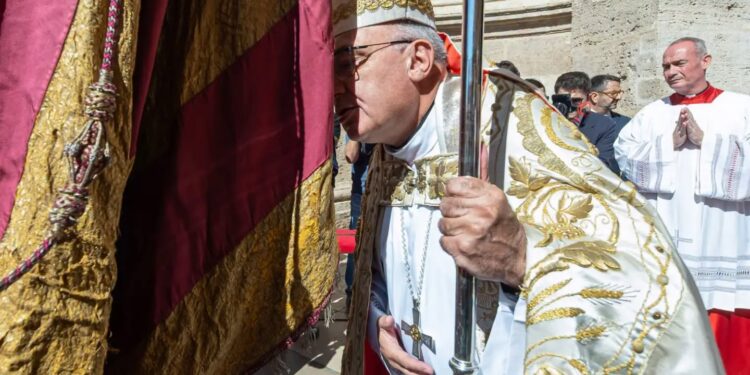 Mons. Benavent hace un llamamiento a la unidad de los valencianos durante el Te Deum del 9 d’Octubre