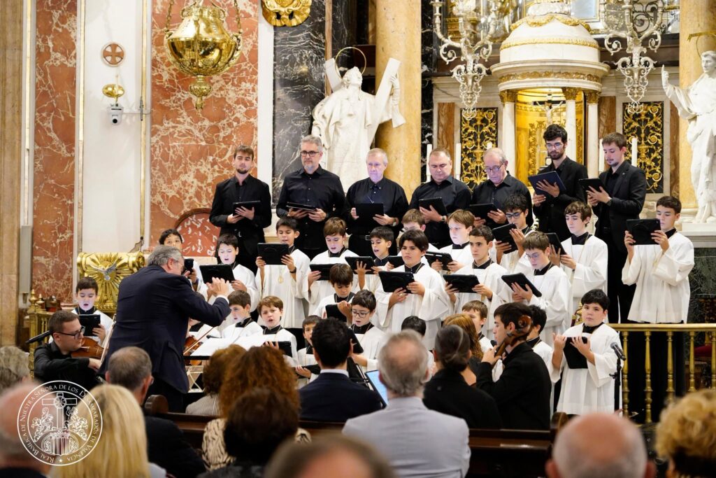 Las voces de la Escolanía rinden homenaje a los 325 años de la cúpula de Palomino 12 869975859 1821320962307700 8660302683057100636 n