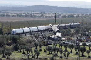 La Iglesia despide a las víctimas de la tragedia ferroviaria de Urda en un funeral presidido por el arzobispo de Toledo 2 Accidente tren Toledo.jpg