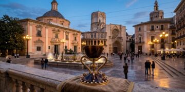 Clausura hoy del Año Jubilar del Santo Cáliz en la Plaza de la Virgen en Valencia junto a la Custodia de la Catedral