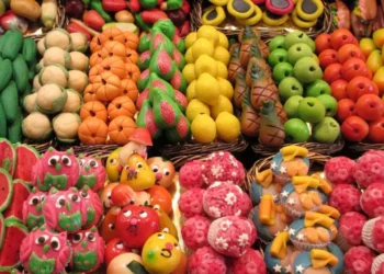 La huella cristiana tras la tradicional «mocadorà» de Sant Donís