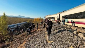 Tragedia en España: al menos 30 muertos confirmados en un accidente de trenes en Toledo 2 imagen del accidente entre dos trenes en urda toledo 16 9 aspect ratio default 0 da39
