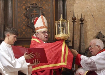 El arzobispo de Valencia Enrique Benavent convoca a la diócesis a la clausura del Jubileo del Santo Cáliz en la plaza de la Virgen