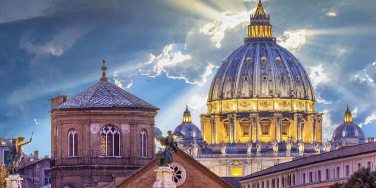 El poder del Cielo y la Tierra: Historias, Sombras y Genio en el Vaticano 1 El Teatro del Cielo y la Tierra: Historias, Sombras y Genio en el Vaticano